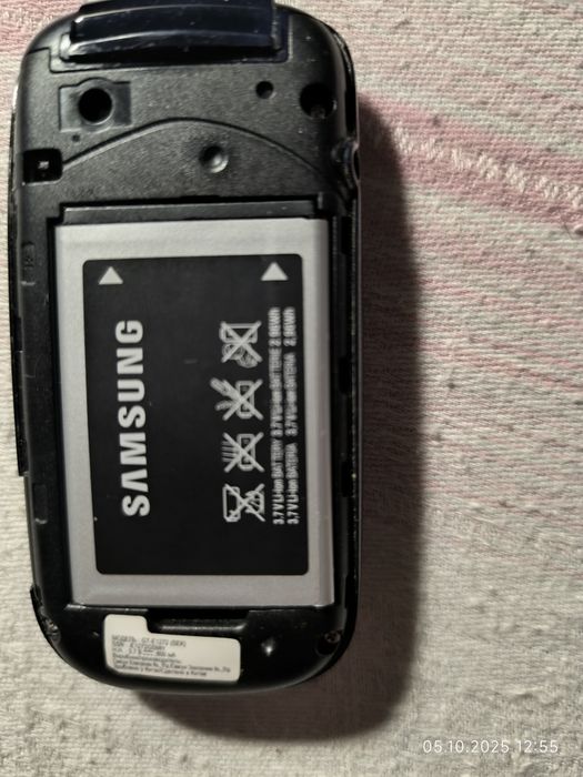 Продам кнопочный телефон Samsung GT-E1272