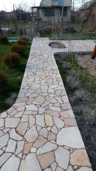 Природній камінь-Всі види робіт з каменем(цоколь,доріжки,відкоси,крини