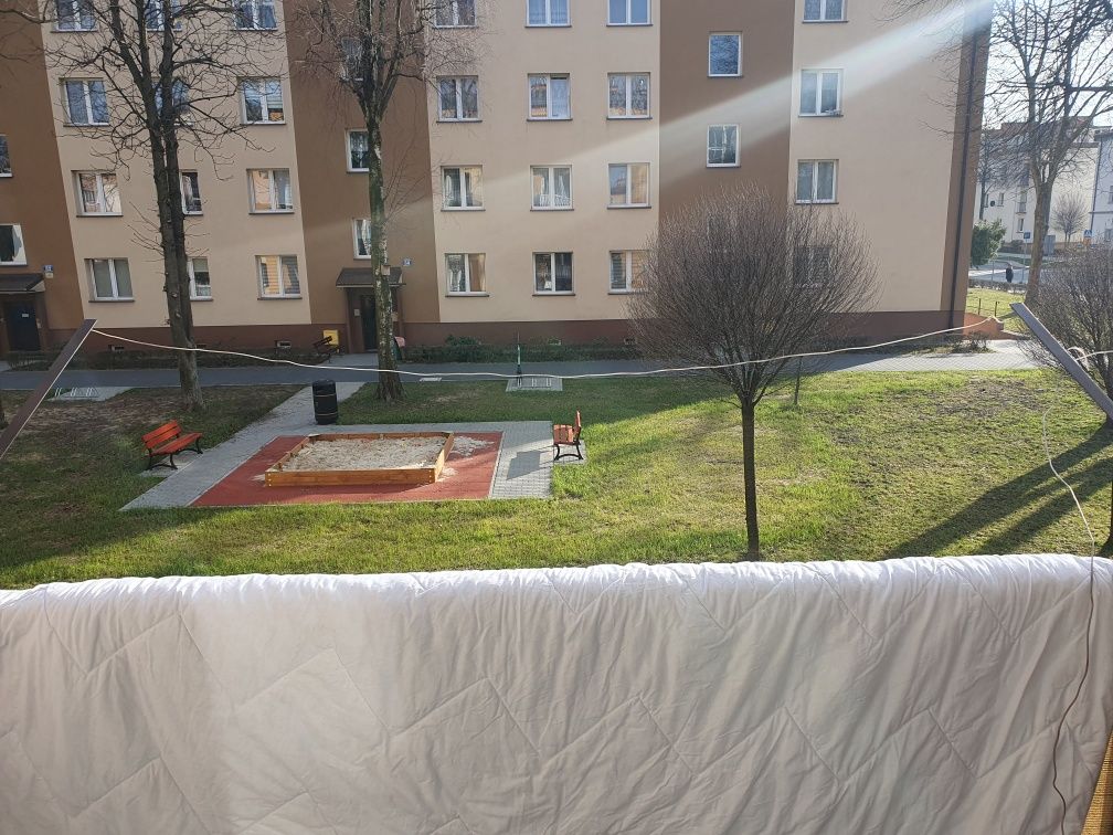 Suszarka na balkon do barierki zewnętrzna