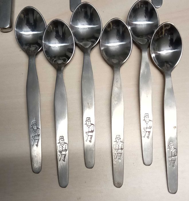 Talheres refeição "O policia", lote 07.24, todo por 5€