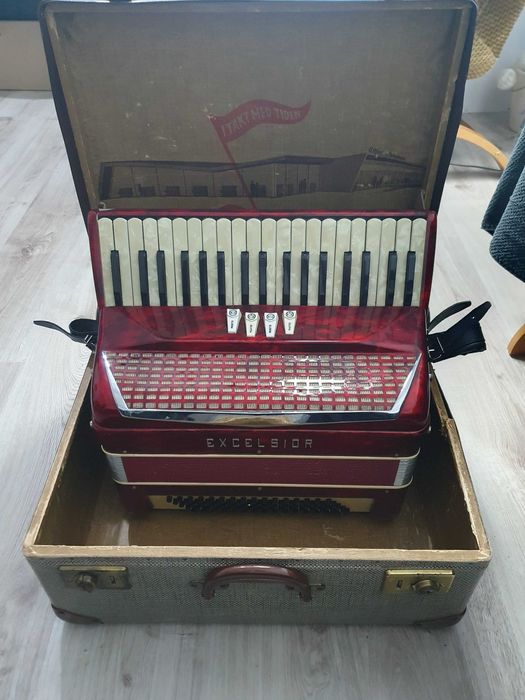 Akordeon włoski Excelsior 80basów.