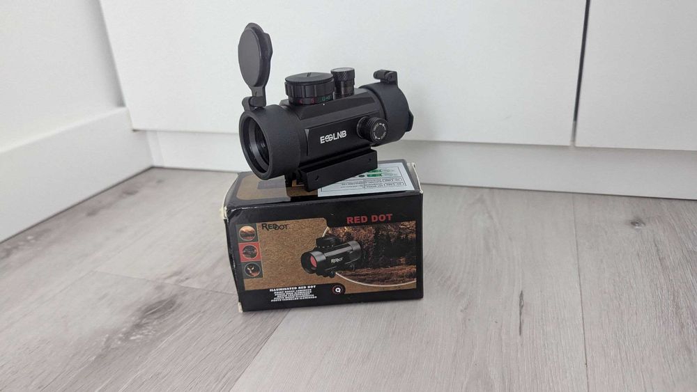 Каліматорний приціл Red Dot ESSLNB з підсвіткою (зелена/червона точка)