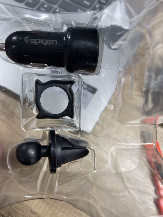 Автотримач Spigen із бездротовою зарядкою X35W (000CG22761)