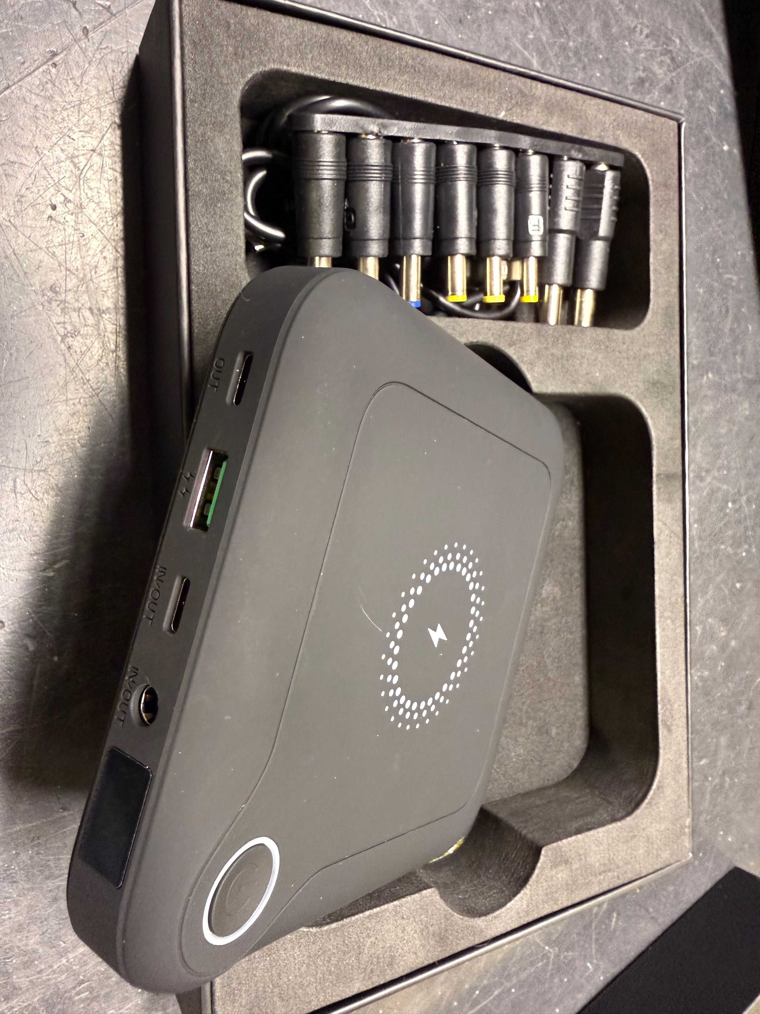 GP12 Павербанк для Ноутбука 24000 mAh