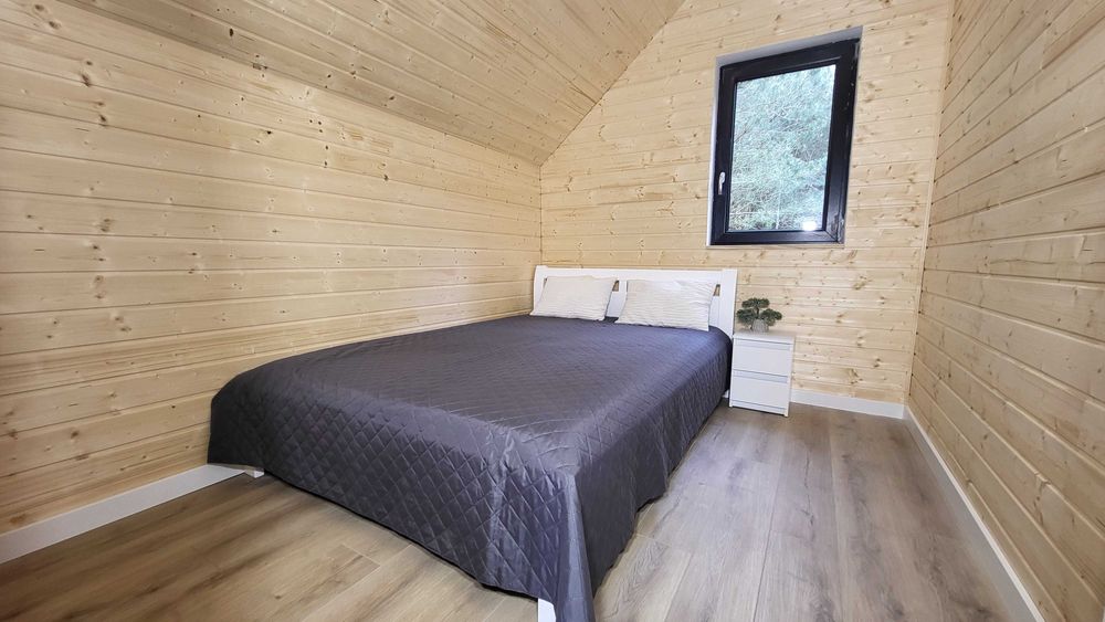 Dom w prywatnym lesie niedaleko jeziora warmińsko-mazurskie