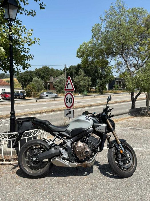 Honda Cb650r 2024 Pearl Smokey Grey 35 KW