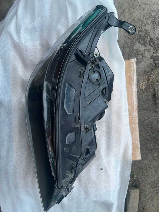 Фара на BMW E60 правая Б/У