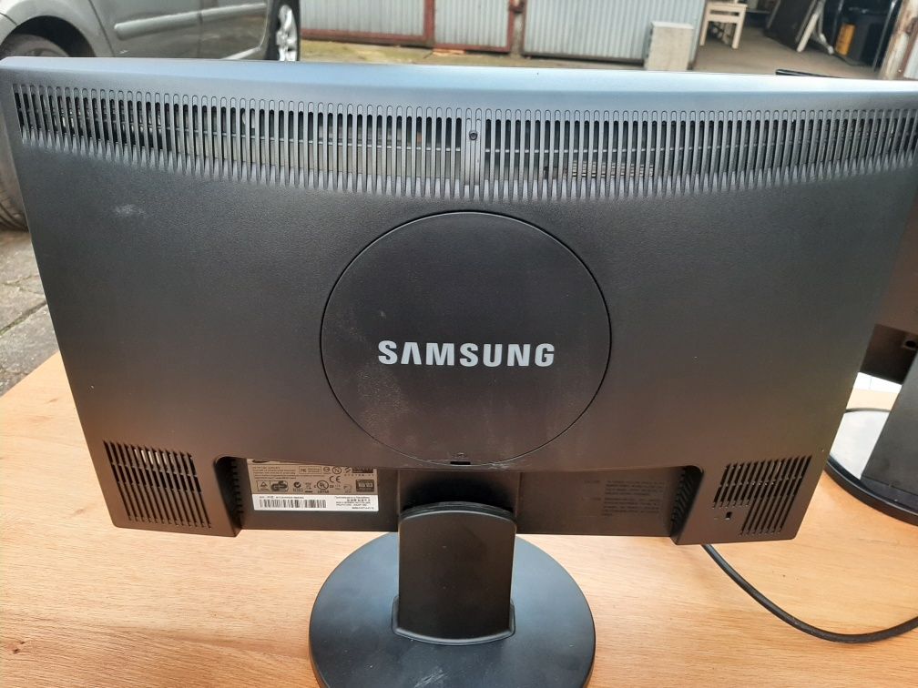 Monitor Samsung 22 cale