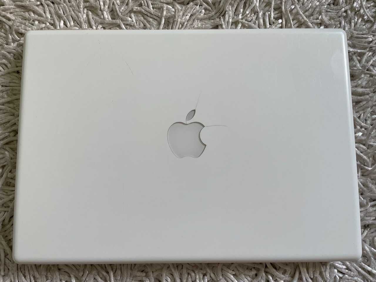 Apple MacBook/SSD-120GB/RAM-4GB/Windows7/Photoshop/Illustrator/Office/