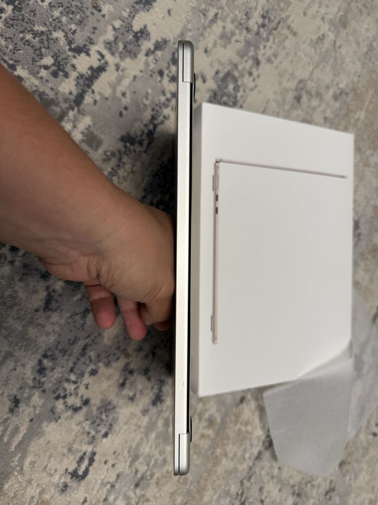 Macbook Air M2 8/256gb