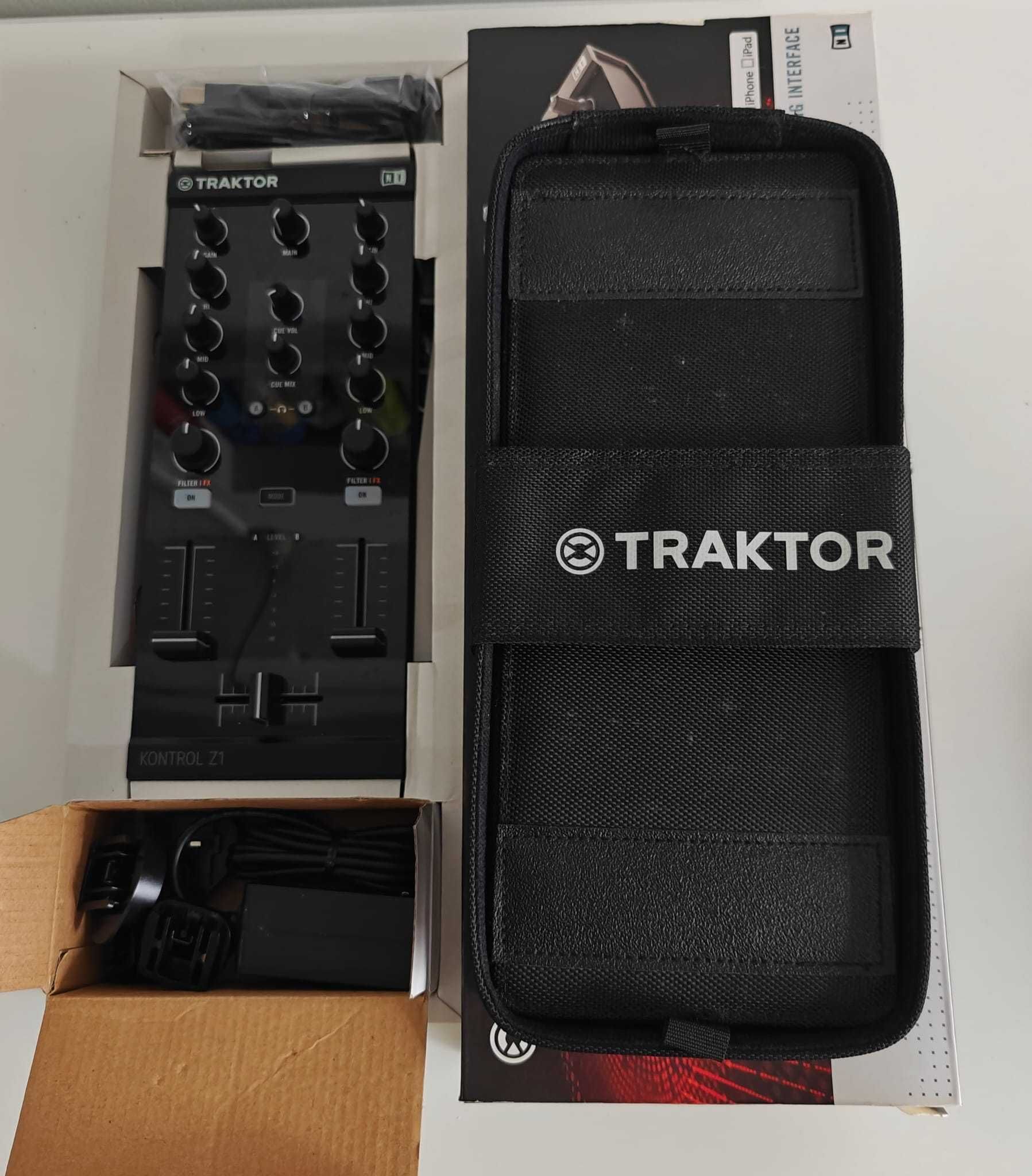 Traktor Kontrol Z1 Mixer c/ Audio Interface + Bolsa de Transporte