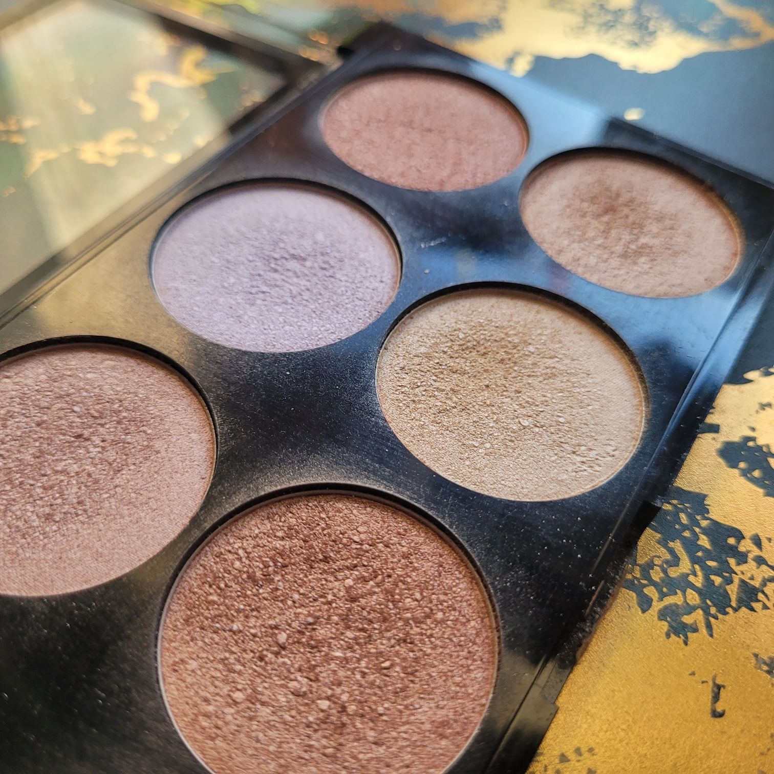 Makeup Revolution Ultra Strobe and Light Palette Paleta