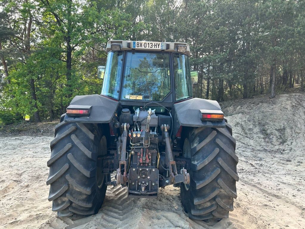 Massey Ferguson 8110
