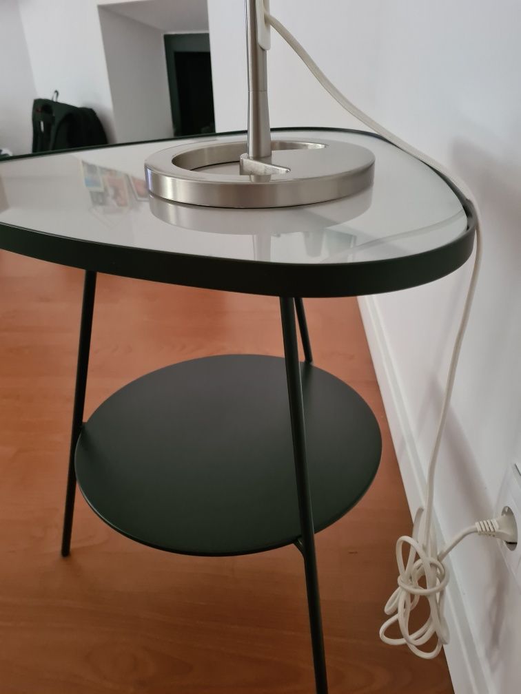 Vendo mesa e candeeiro ikeia