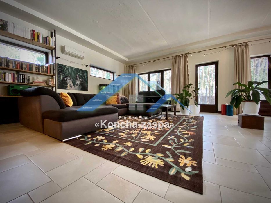 Дом в клубном КГ с бассейном. Козин. Конча Заспа