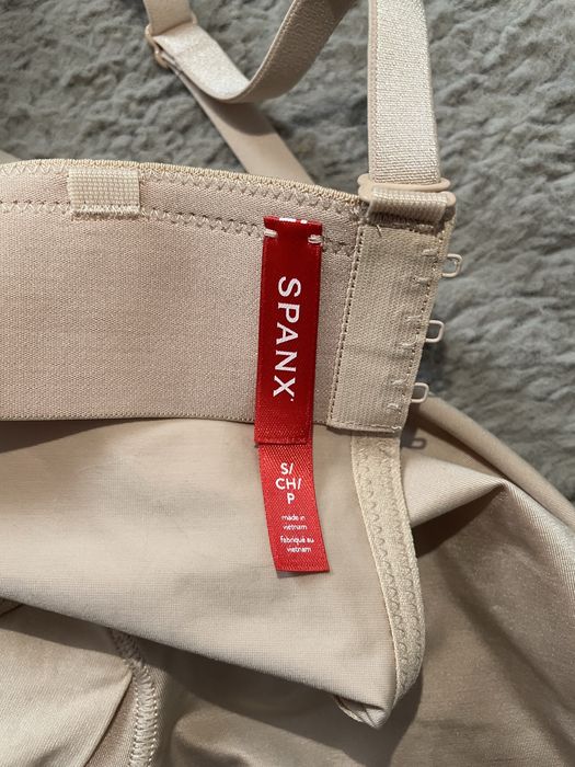 Моделююче утягуюче коригуюче боді моделююча білизна від spanx