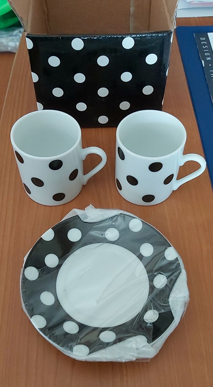 Conjunto 2 chávenas de café às bolinhas