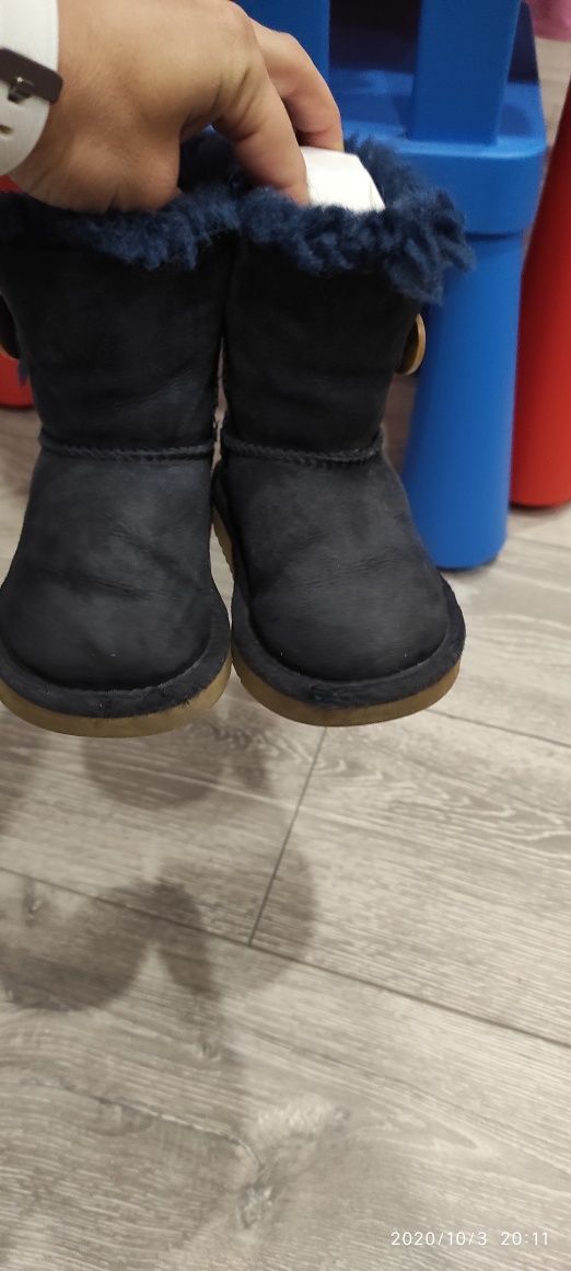 Продам угги фирмы Ugg размер 22,5