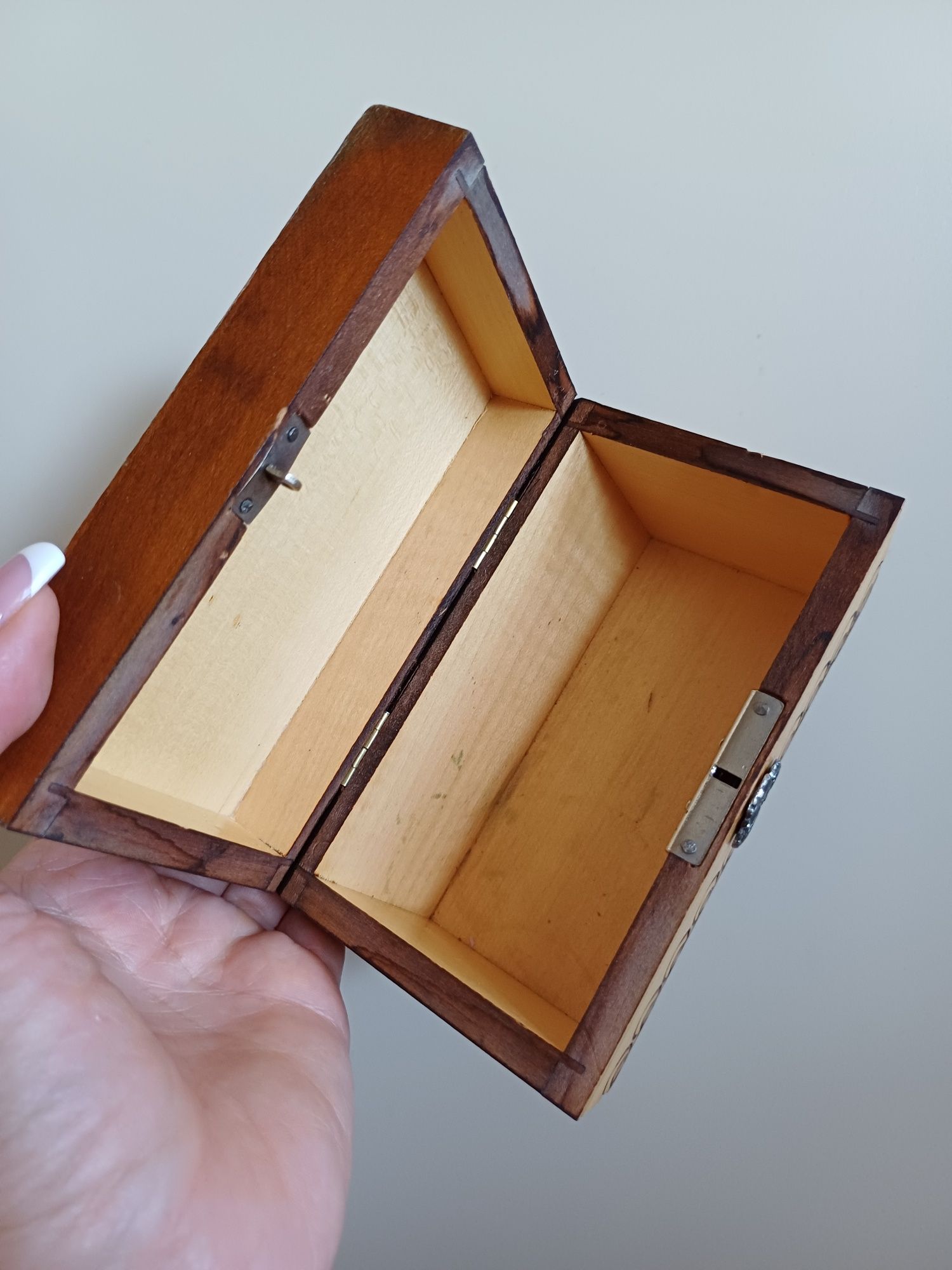 Drewniana szkatułka retro cepelia puzderko na drobiazgi