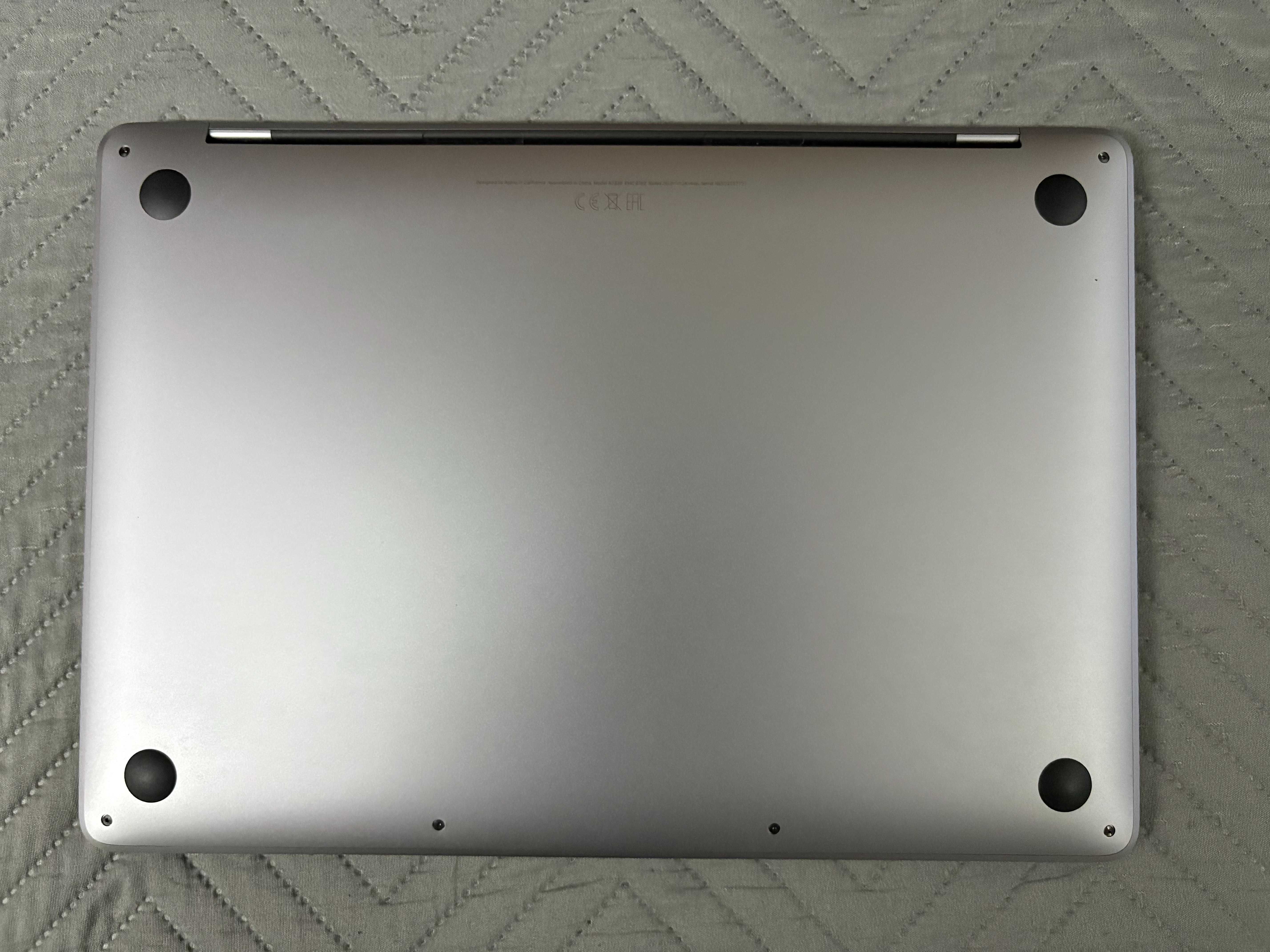 Laptop Apple MacBook Pro 13,3" 2022 Touchbar M2 / 16GB / 512GB srebrny