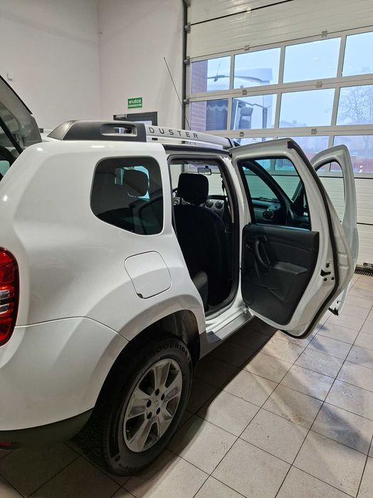 DO SPRZEDANIA Dacia   Duster 1.6 16V 105kM Laurete 2014 przebieg 46500