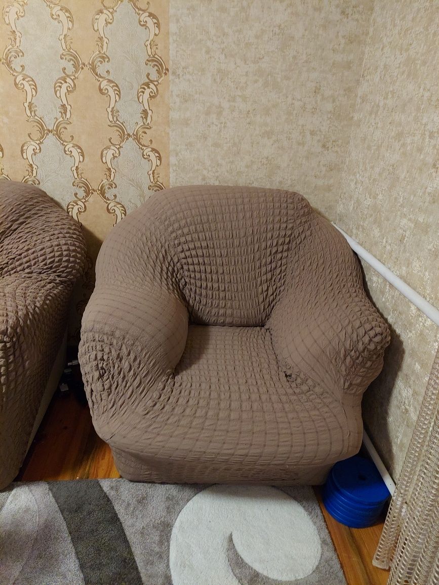 Продам комплект диван і крісло б/в