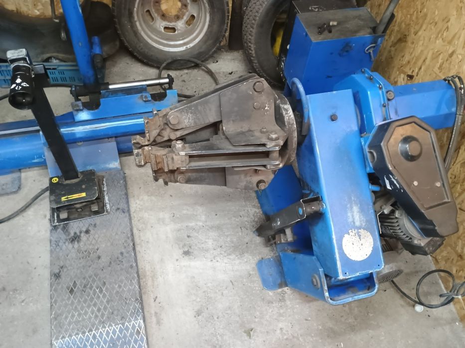 Montażownica opon ciężarowych 26" CORMACH