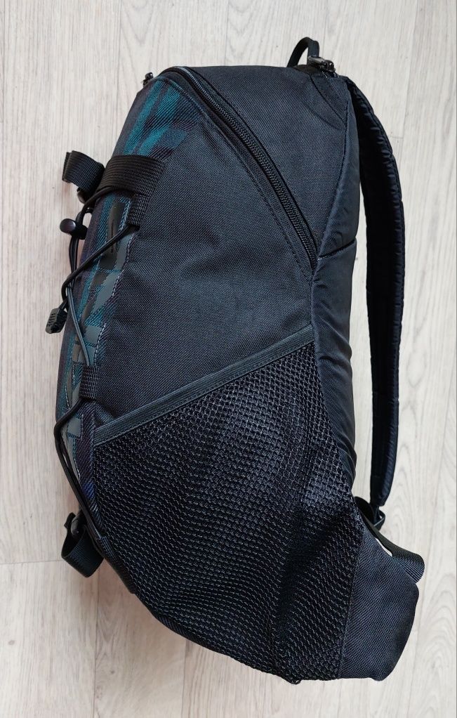 Рюкзак б/у универсальный Dakine Wonder 15L