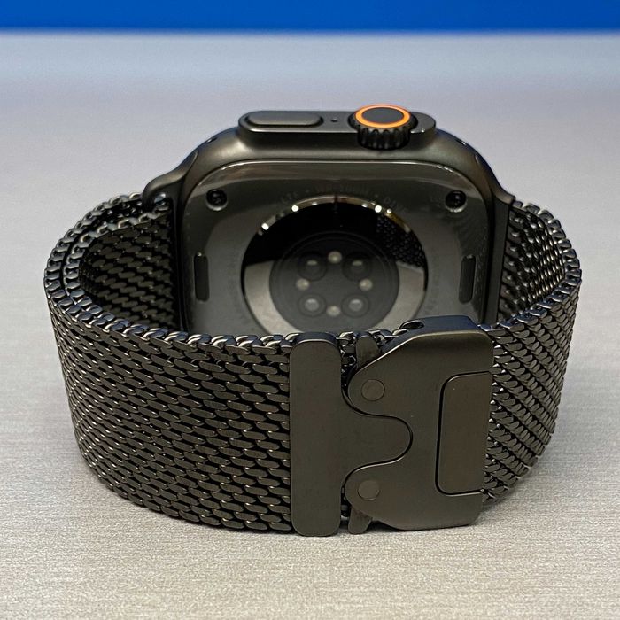 Apple Watch Ultra 2 (Black Titanium) - 49mm - Titanium Milanese Loop
