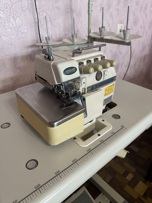 Четырехниточный оверлок Shunfa SF 747