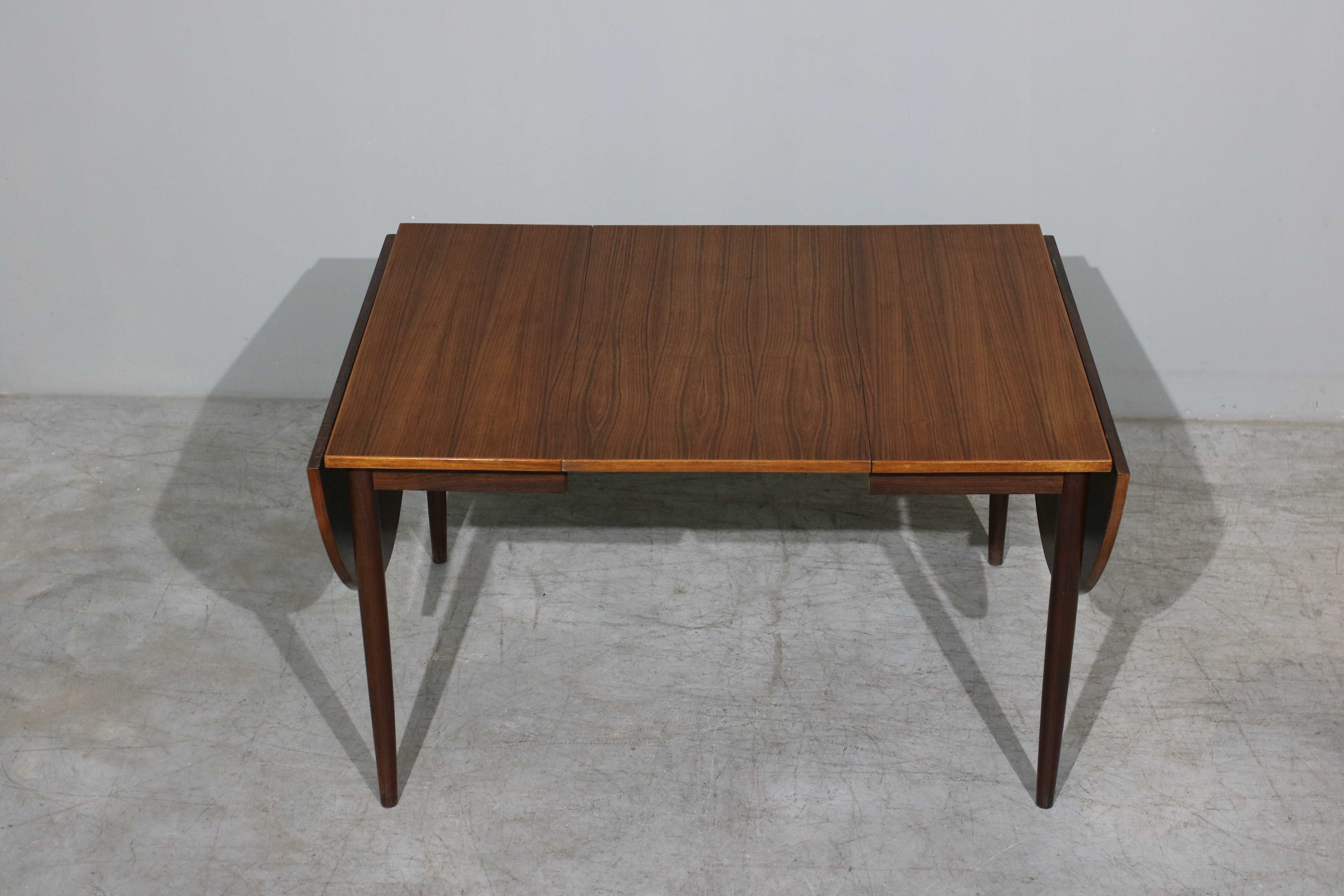 Mesa de jantar extensível em pau santo | Design Nórdico