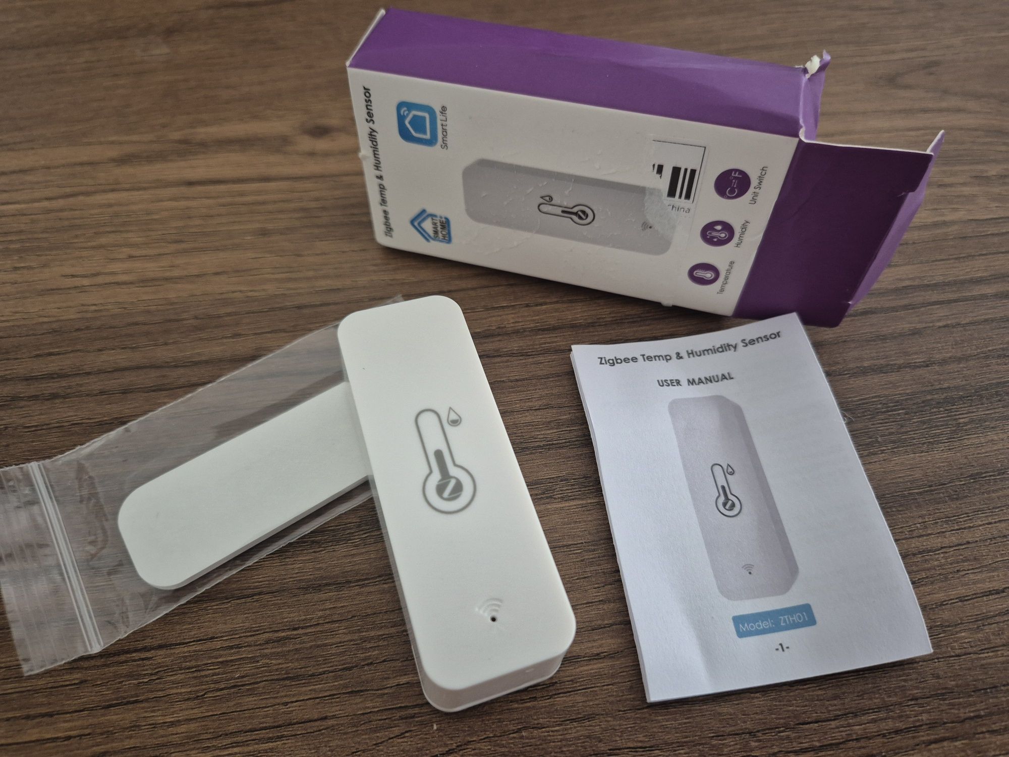 Zigbee Sensor de temperatura e humidade
 * Características:
   * Nome
