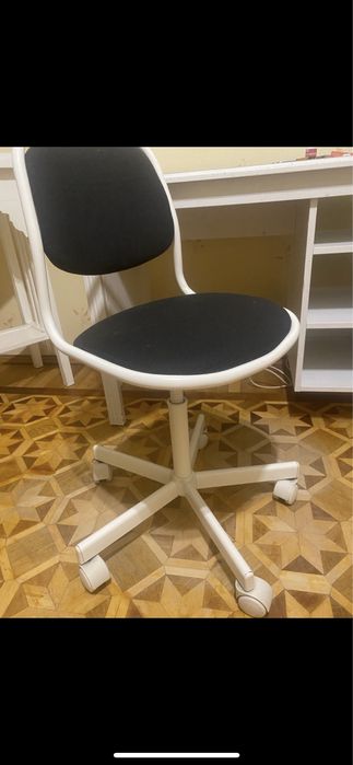 Стул,кресло на колесах ikea