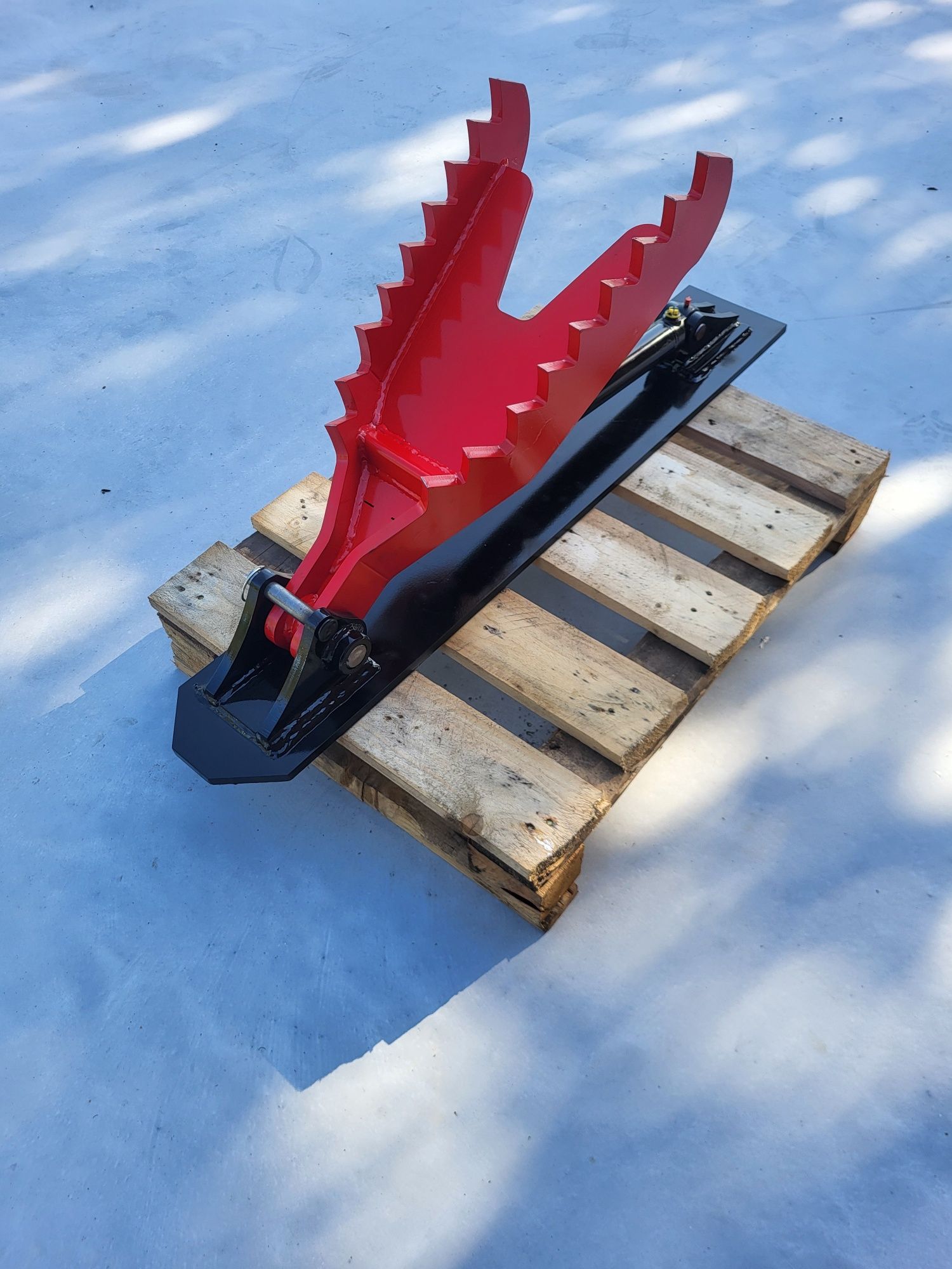 Kciuk dociskowy hydrauliczny do ramienia koparki minikoparki
