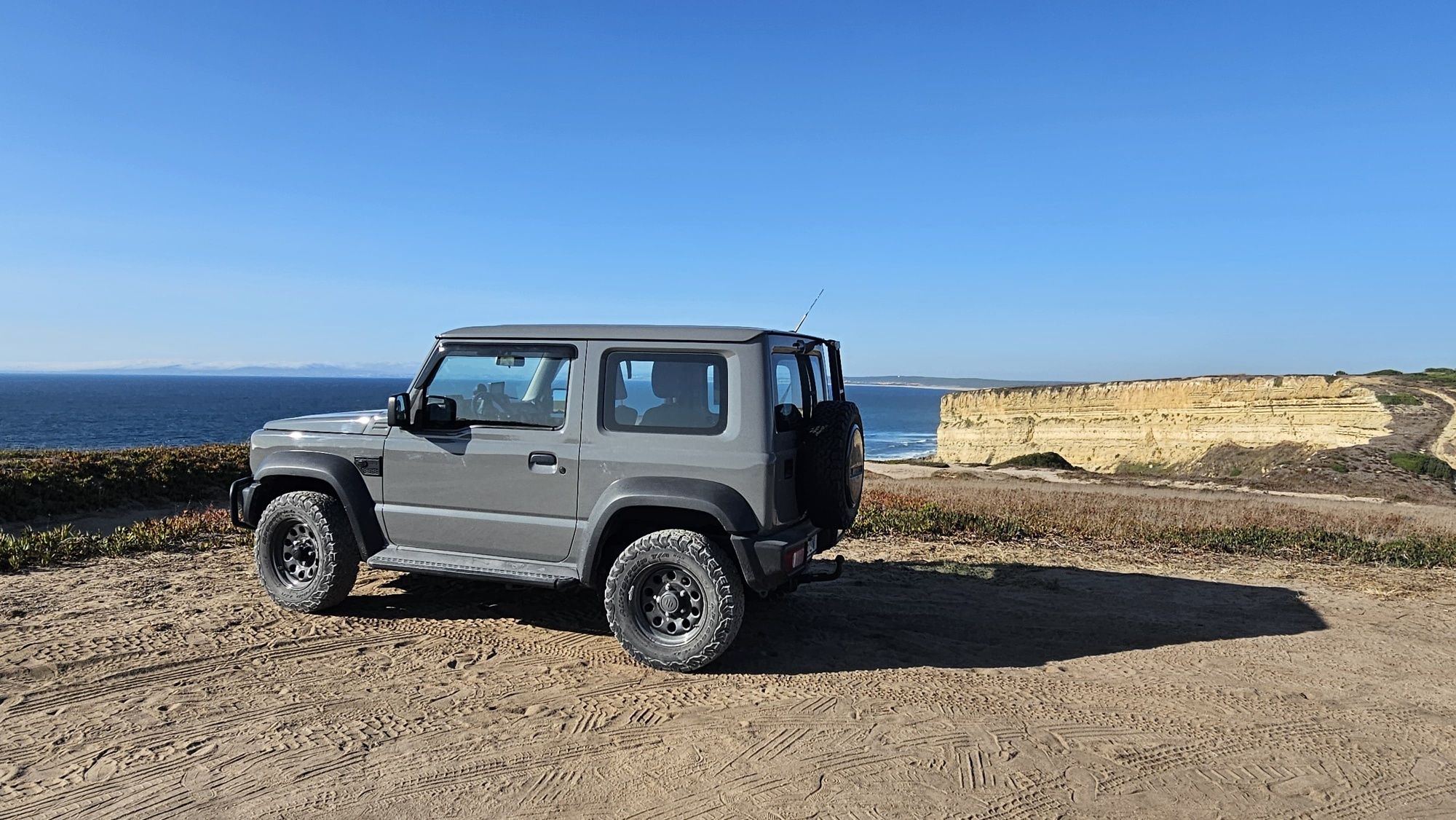 Jipe Suzuki Jimny 4 lugares 4x4 Allgrip