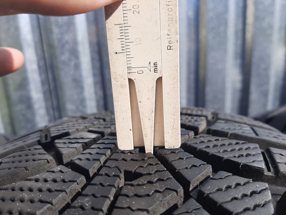 4x Opony zimowe 205/60R16 GoodYear UltraGrip 9 / 7mm