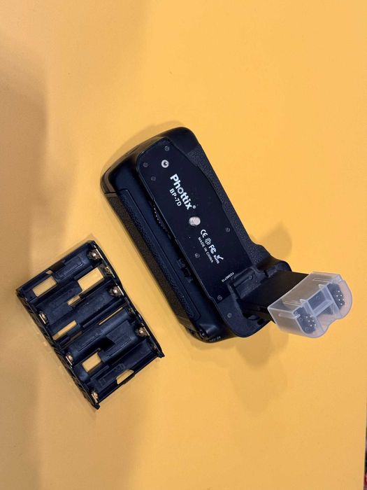 Phottix BP-70 – grip do Canon 7D + koszyk na AA