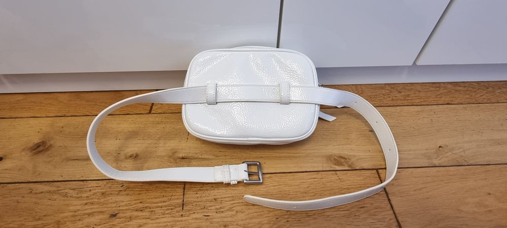 Sprzedam oryginalną torebkę „nerkę” Versace