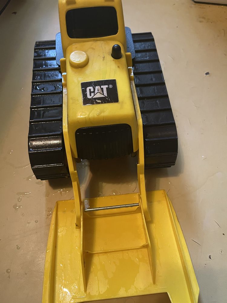 Трактор Cat,
