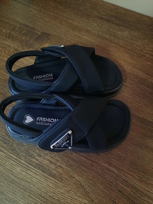 Стильні сандалі, босоніжки для дівчинки