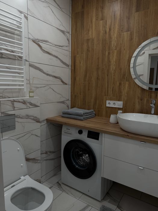 Затишна стильна квартира подобово у с. Петропавлівська Борщагівка