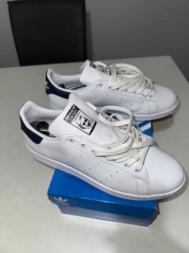 Vendo a minha Stan Smith