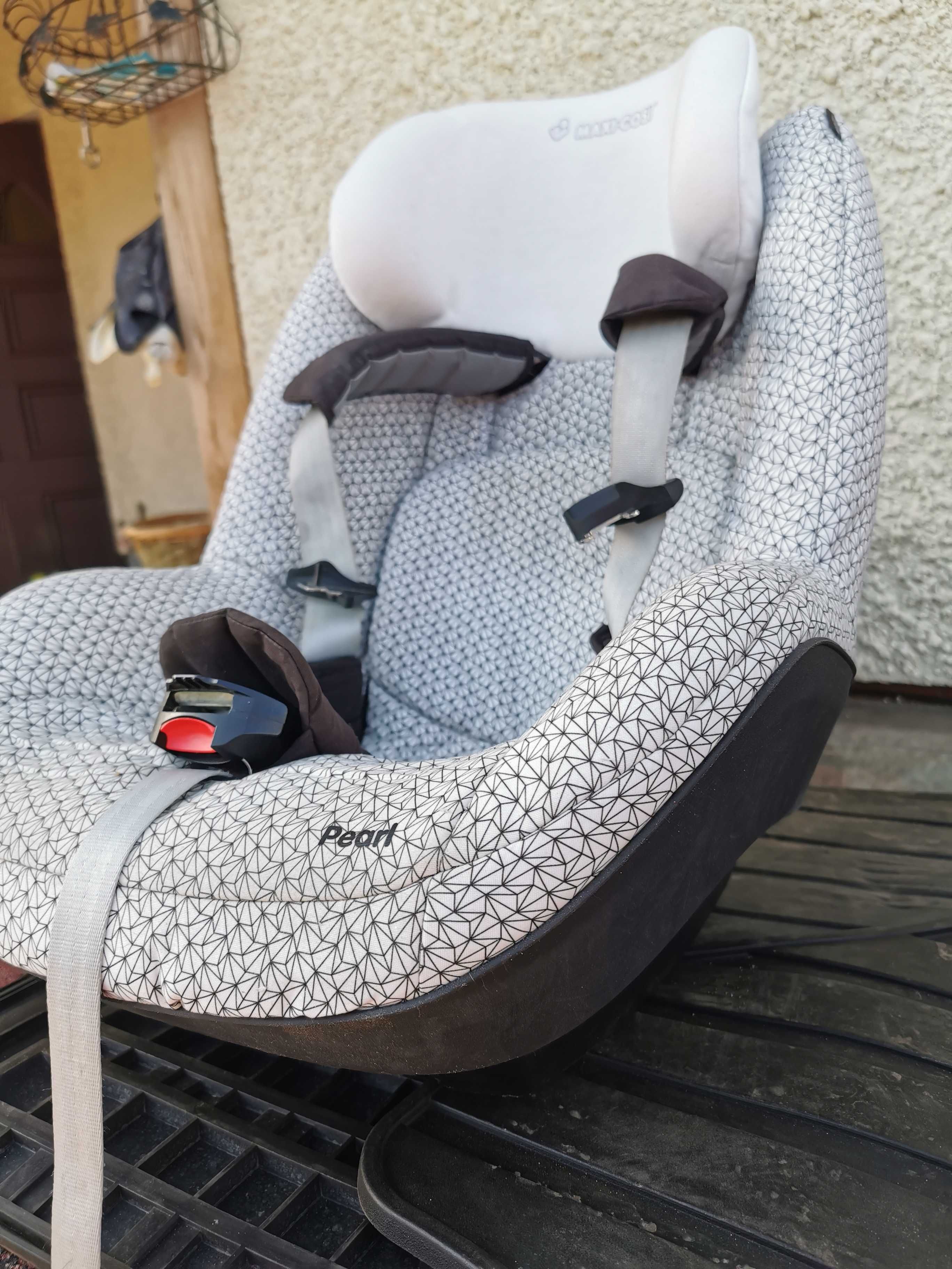 Fotelik samochodowy Maxi Cosi Pearl z podstawa ISOFIX