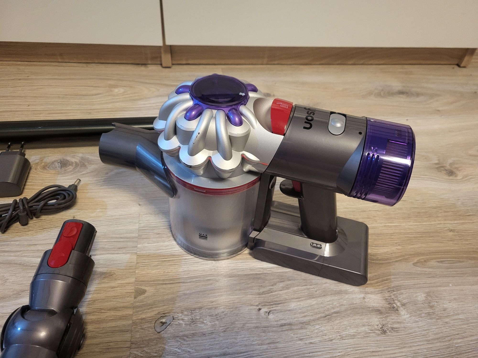 Odkurzacz Dyson v8 absolute bezprzewodowy pionowy Nowy model sv25