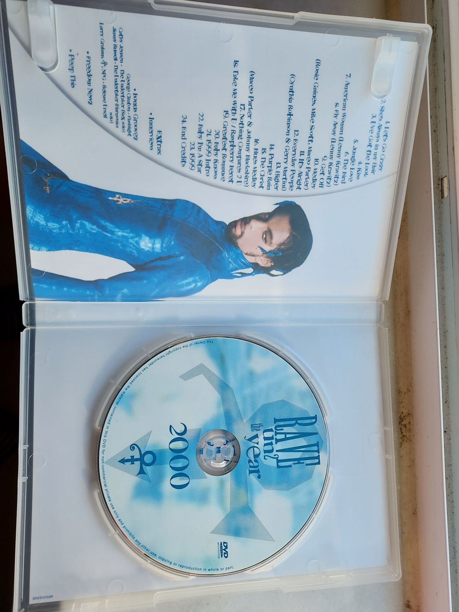 Vendo DVD do concerto de Prince