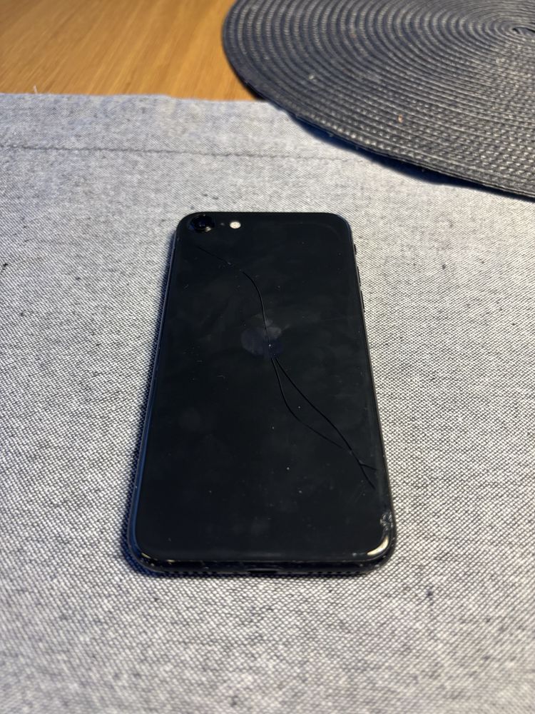 Iphon SE 2020 ( używany )