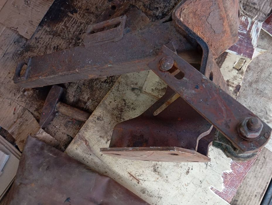 Продам стойку опорного колеса культиватора