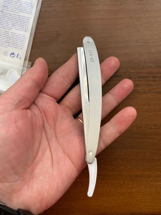 Небезпечна бритва. Шаветка. Опасна бритва.