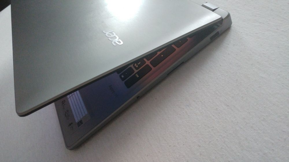 Dotykowy laptop Acer Aspire M.