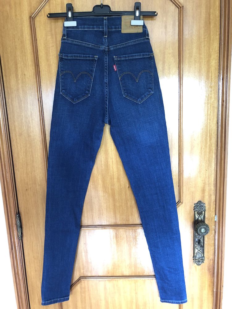 CALÇAS LEVI’S NOVAS/ NUNCA USADAS T27W/34L